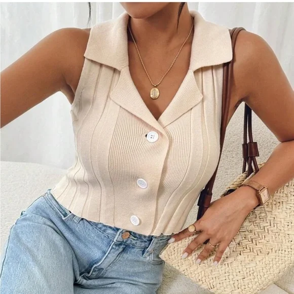 Collared Cream Button-Up Women's Top - Picture 4 of 8